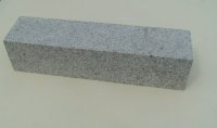 Opornik granitowy cięty 12x12x50cm